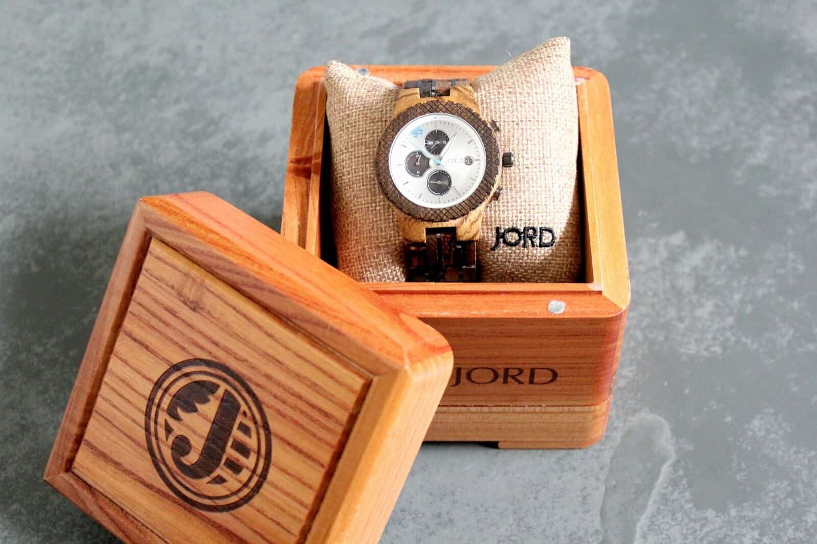 Jord watch in wooden box.