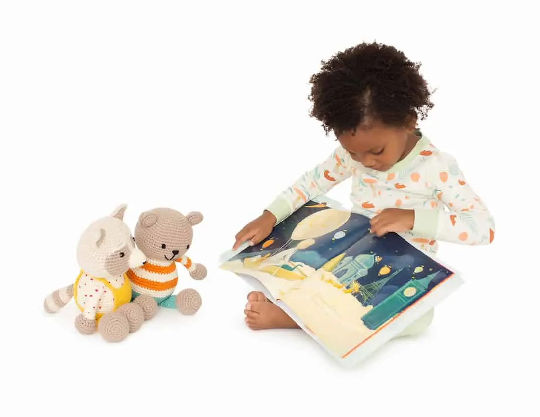 Reading is one of the best brain development activities for babies. Learn how it helps babies development and increase cognitive and social skills!