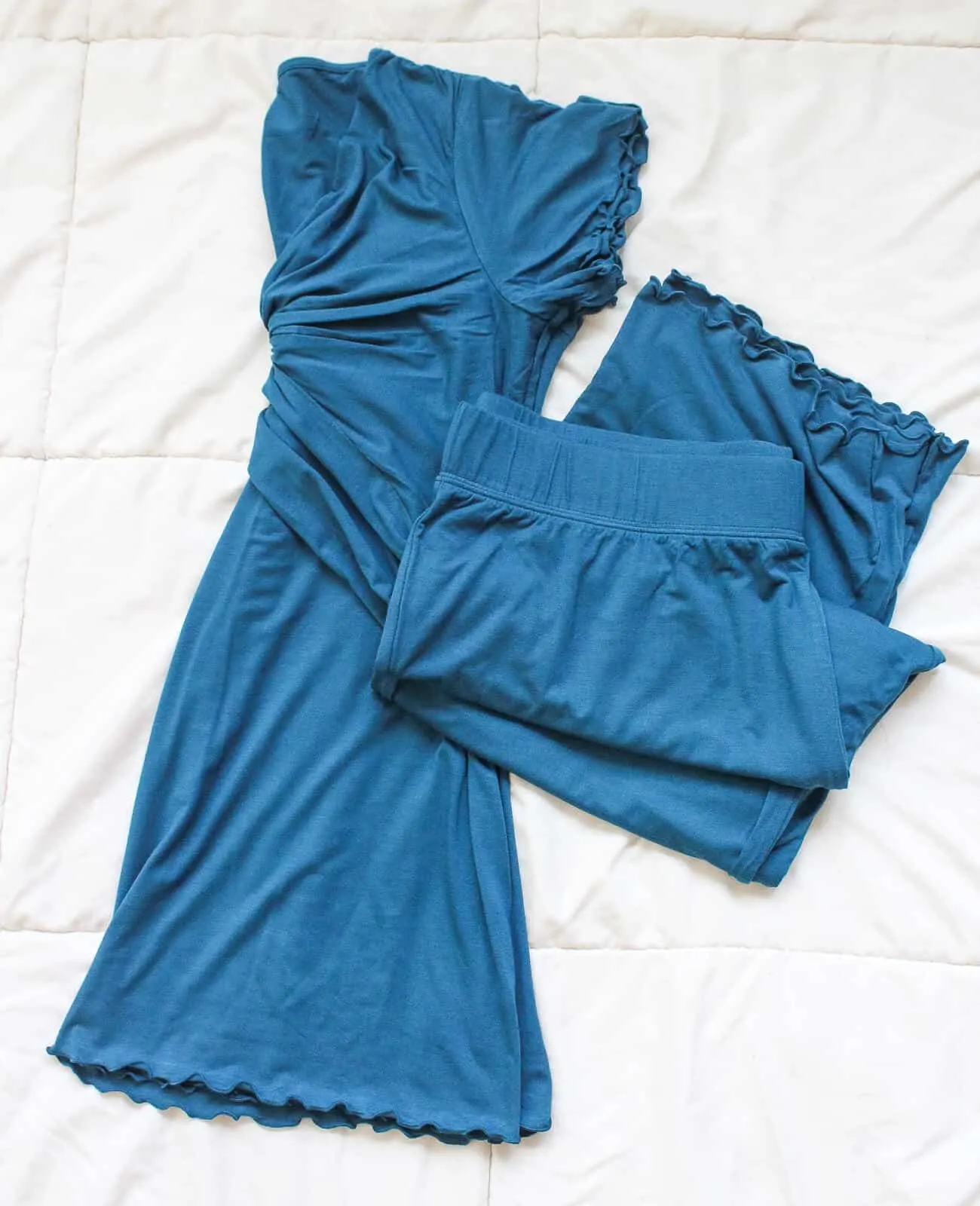 Blue clothing set to be warn in hospital after baby delivery.