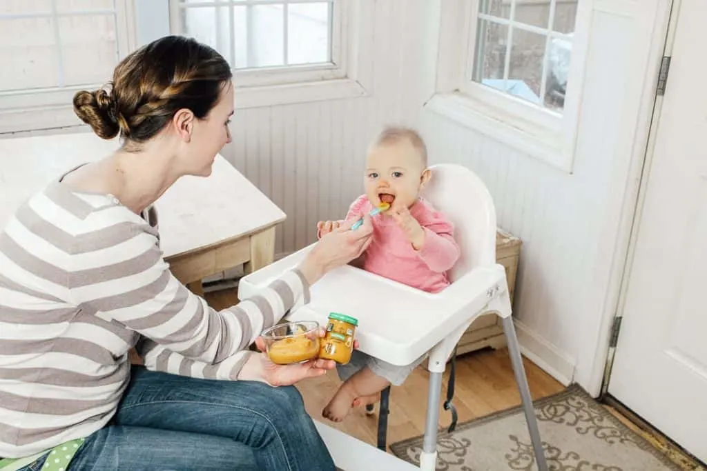 Mom tries baby led weaning with beechnut baby food.