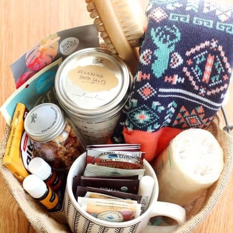 DIY Self-Care Kit Bath Gift Basket - Mom Endeavors