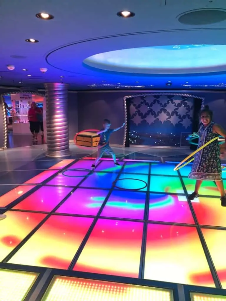 disney cruise oceaneers club light up dance floor
