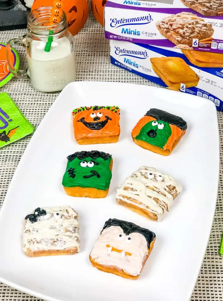 Decorated mini cakes for Halloween.