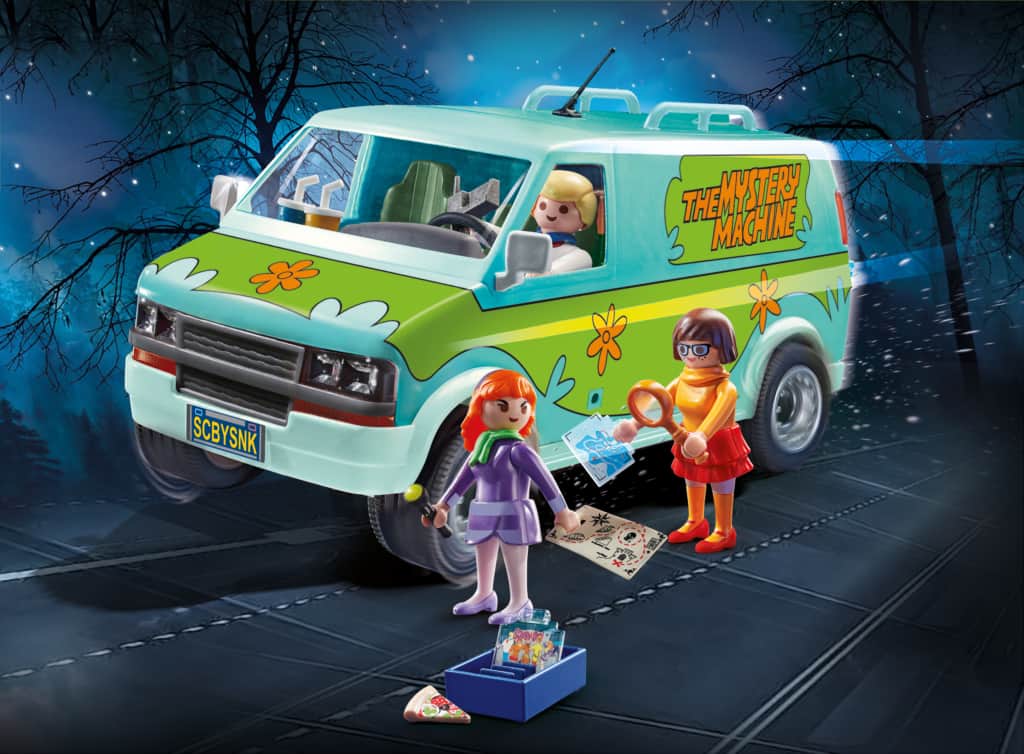 scooby doo van with characters
