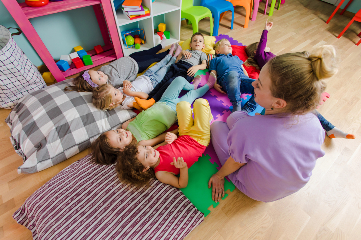 28 Circle Time Ideas for Toddlers and Preschool | The Mom Friend