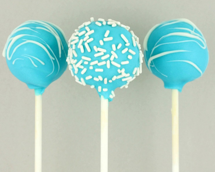 Blue velvet cake pops